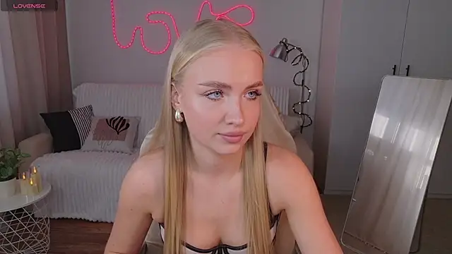 TessaGrays online show from February 22, 2026, 7:55 am