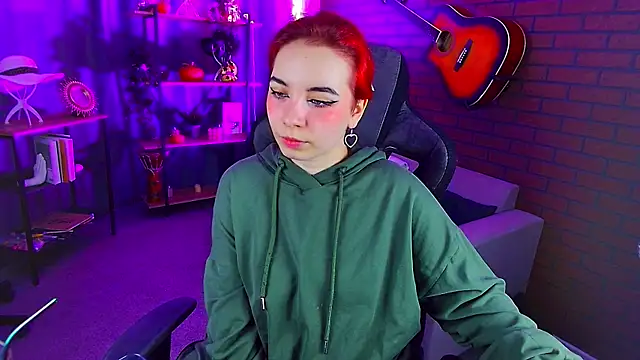 Snapshot of MarcelineChi chatting on December 4, 2025, 11:09 am MarcelineChi online show from December 4, 2025, 11:09 am