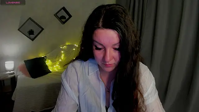 mood  berry online show from October 15, 2025, 1:26 am