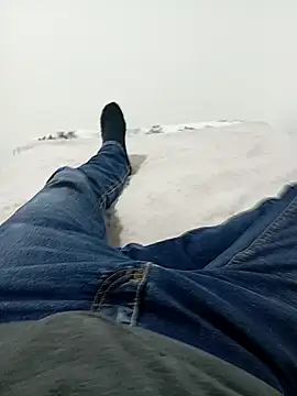 Snapshot of Mssbig chatting on October 8, 2025, 11:45 am Mssbig online show from October 8, 2025, 11:45 am