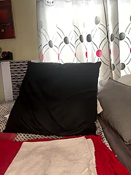 Snapshot of CynnxxxBarb chatting on January 8, 2026, 12:33 pm CynnxxxBarb online show from January 8, 2026, 12:33 pm