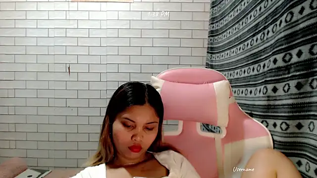 Snapshot of pinay_old_lover chatting on October 16, 2025, 5:38 am pinay old lover online show from October 16, 2025, 5:38 am