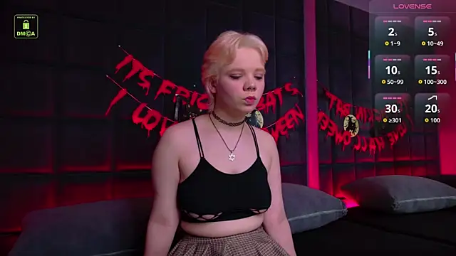 Snapshot of Sally_Katz chatting on October 22, 2025, 10:58 am Sally Katz online show from October 22, 2025, 10:58 am