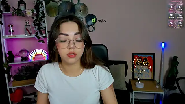 Snapshot of lina_fox12 chatting on April 18, 2026, 11:01 am lina fox12 online show from April 18, 2026, 11:01 am