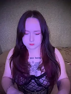 BambiGlow online show from October 20, 2025, 7:31 am