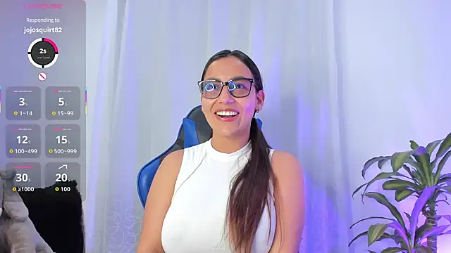 Snapshot of aleaa_x chatting on October 11, 2025, 12:11 am aleaa x online show from October 11, 2025, 12:11 am