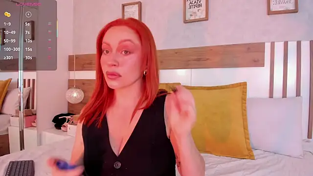 Snapshot of LucianaWainN chatting on November 19, 2025, 1:44 pm LucianaWainN online show from November 19, 2025, 1:44 pm