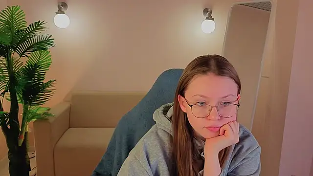 SirenaBlessing online show from November 6, 2025, 3:10 am