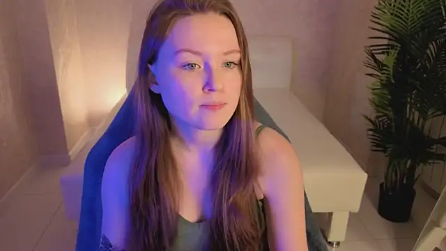 SirenaBlessing online show from December 16, 2025, 5:28 pm