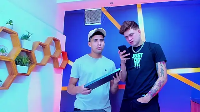 Snapshot of The_Boy_King chatting on October 11, 2025, 1:23 pm The Boy King online show from October 11, 2025, 1:23 pm