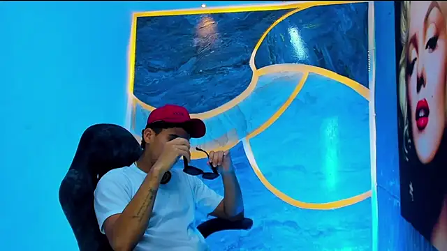 Snapshot of The_Boy_King chatting on September 30, 2025, 12:55 pm The Boy King online show from September 30, 2025, 12:55 pm