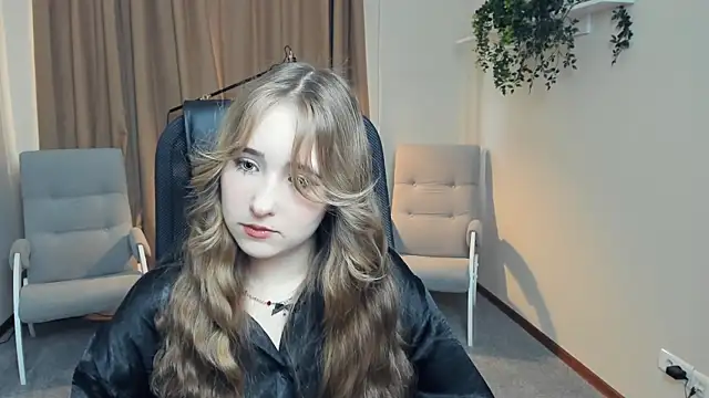 Snapshot of EasterMurry chatting on October 4, 2025, 12:50 pm EasterMurry online show from October 4, 2025, 12:50 pm