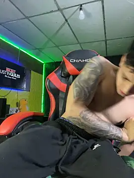 alessandro290 online show from November 14, 2025, 7:28 pm