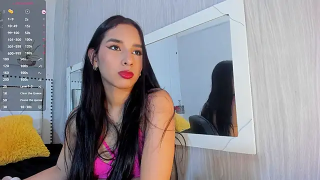 Snapshot of Luciaoregon chatting on January 13, 2026, 1:48 pm Luciaoregon online show from January 13, 2026, 1:48 pm