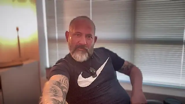 Snapshot of fuckadilf chatting on May 3, 2026, 2:53 pm fuckadilf online show from May 3, 2026, 2:53 pm