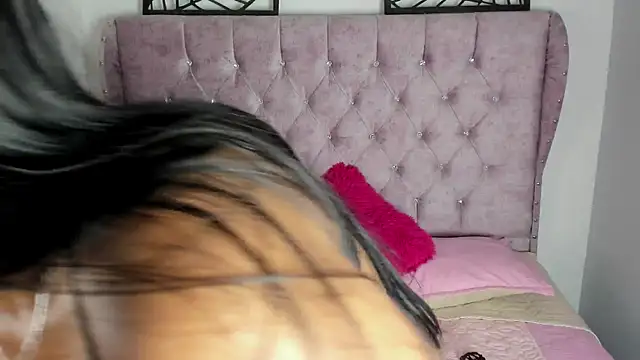 Snapshot of Saraa_cloudy chatting on October 6, 2025, 3:24 pm Saraa cloudy online show from October 6, 2025, 3:24 pm
