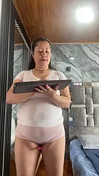 Snapshot of Marianasmitt chatting on October 18, 2025, 11:45 am Marianasmitt online show from October 18, 2025, 11:45 am