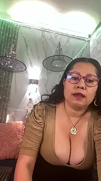 Snapshot of Marianasmitt chatting on November 1, 2025, 12:10 pm Marianasmitt online show from November 1, 2025, 12:10 pm