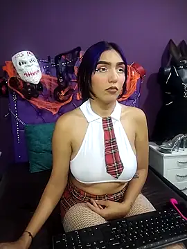 Snapshot of Sophie-dbs chatting on October 31, 2025, 4:58 pm Sophie-dbs online show from October 31, 2025, 4:58 pm