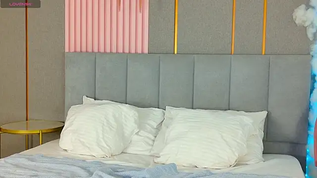 SabrinaSong online show from November 24, 2025, 4:40 pm