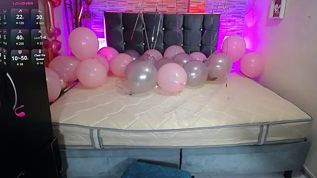 Michellx hot2 online show from February 17, 2026, 4:43 am