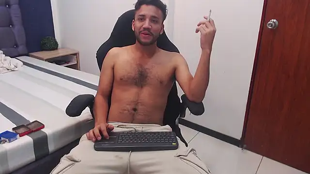 Juan FelipeX01 online show from November 24, 2025, 5:46 pm