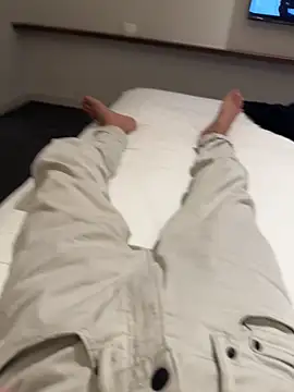 HenryLee1983-cums online show from November 26, 2025, 2:39 pm