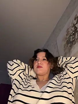 Snapshot of Luisaa_rosee chatting on October 4, 2025, 1:56 pm Luisaa rosee online show from October 4, 2025, 1:56 pm