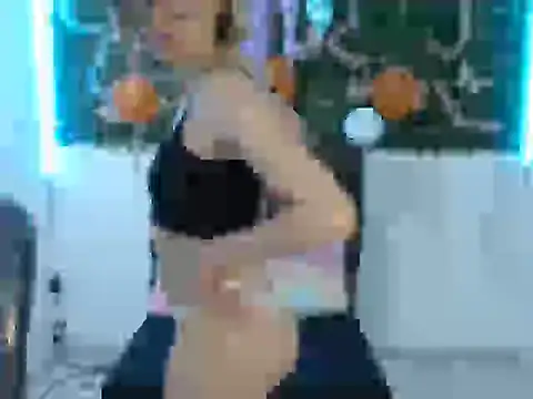 Snapshot of cristal_hills_19 chatting on October 24, 2025, 5:45 pm cristal hills 19 online show from October 24, 2025, 5:45 pm