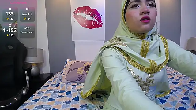 Neesha   online show from October 23, 2025, 8:18 pm