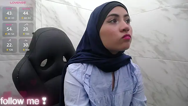 Neesha   online show from November 26, 2025, 11:43 am