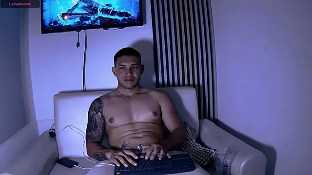 venedic bull online show from November 17, 2025, 3:43 am