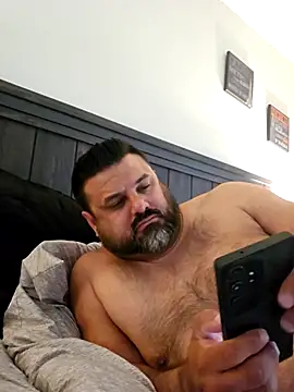 Snapshot of Roddog18 chatting on November 1, 2025, 4:23 pm Roddog18 online show from November 1, 2025, 4:23 pm