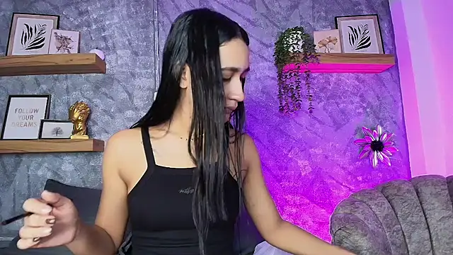 Nikolbrice online show from February 13, 2026, 7:03 pm