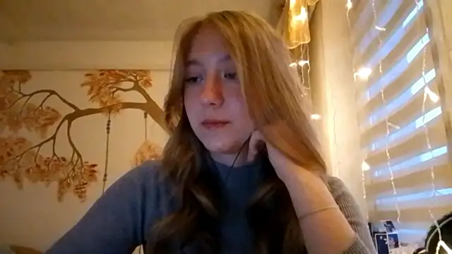 Snapshot of CarynFlaryn chatting on October 6, 2025, 4:13 am CarynFlaryn online show from October 6, 2025, 4:13 am