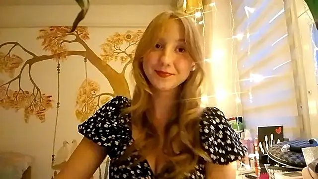 Snapshot of CarynFlaryn chatting on October 15, 2025, 4:33 am CarynFlaryn online show from October 15, 2025, 4:33 am