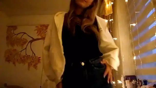 Snapshot of CarynFlaryn chatting on October 8, 2025, 4:14 am CarynFlaryn online show from October 8, 2025, 4:14 am