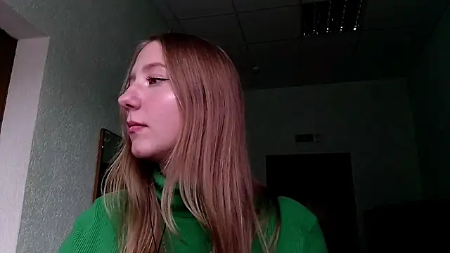 Snapshot of CarynFlaryn chatting on October 1, 2025, 11:03 am CarynFlaryn online show from October 1, 2025, 11:03 am
