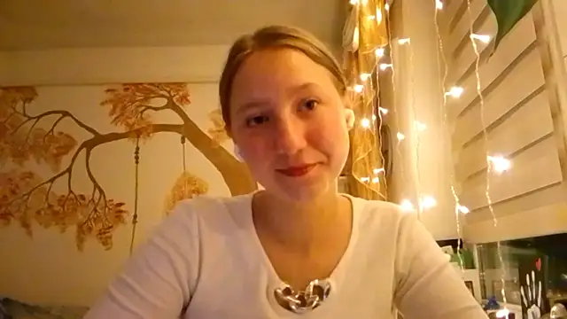 Snapshot of CarynFlaryn chatting on October 25, 2025, 3:06 am CarynFlaryn online show from October 25, 2025, 3:06 am