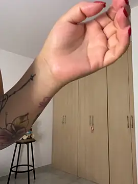 Zoe riivas online show from October 23, 2025, 11:31 am