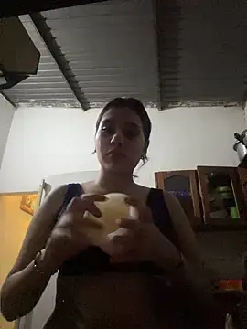 Snapshot of Brianna_bunny05 chatting on May 11, 2026, 5:31 am Brianna bunny05 online show from May 11, 2026, 5:31 am