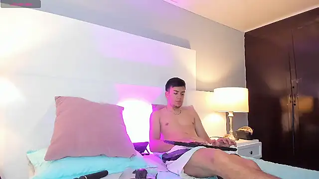 Snapshot of Dylan_Katte chatting on January 14, 2026, 4:16 am Dylan Katte online show from January 14, 2026, 4:16 am