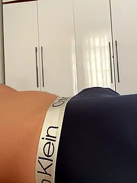 khonglongvong86 online show from October 1, 2025, 4:50 am