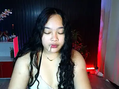 Snapshot of UrFavouriteCravings chatting on November 20, 2025, 2:29 pm UrFavouriteCravings online show from November 20, 2025, 2:29 pm