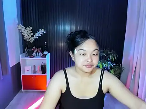 Snapshot of UrFavouriteCravings chatting on October 29, 2025, 12:53 am UrFavouriteCravings online show from October 29, 2025, 12:53 am