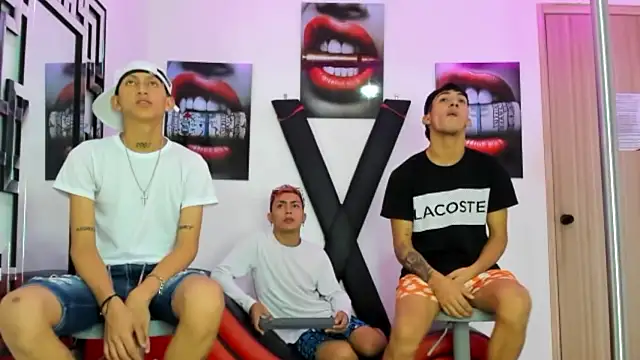 VERY HOT GUYS online show from October 22, 2025, 1:16 am