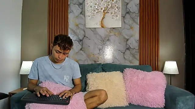 VERY HOT GUYS online show from March 2, 2026, 1:18 pm