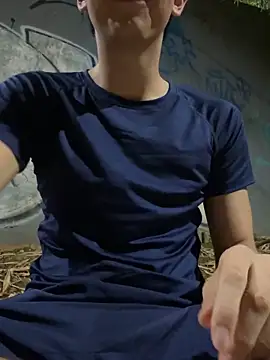 Snapshot of LiamMyst chatting on February 9, 2026, 4:21 am LiamMyst online show from February 9, 2026, 4:21 am