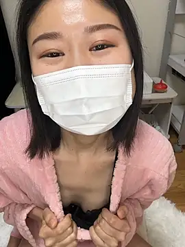 mia2 jp online show from April 1, 2026, 9:56 pm