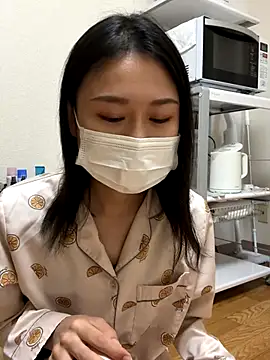 mia2 jp online show from November 15, 2025, 1:53 am